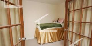 Charming 3 Bedroom-No Broker Fee Gallery 7