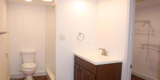 910 West York Avenue Gallery 44