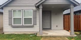 Beautiful 3 bedroom tiny home in Cottage Grove- River Walk Village Gallery 1