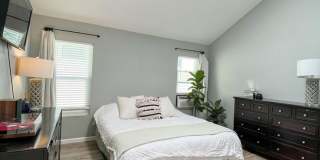 PB 3br Townhome $6000 to share Pacific Beach 3 Br Townhome 2 Car Garage Modern Appliances Gallery 15