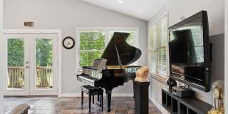 Gated versatile lifestyle property tucked into the heart of Tennessee’s most scenic countryside Gallery 31