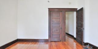 4 Bedroom , 2 Bath Newly Renovated house - Right off of High St Gallery 18