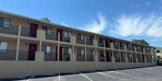 WALK TO CAMPUS 1/1 Condo w/ Stainless Steel Appliances, Walk In Closet, Comm Pool! $1095/month! Available May 15th! Gallery 1