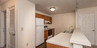Walk to UC & UC Medical | 1BR/2BR Apartments Gallery 33