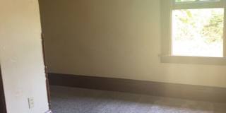 5 bedroom, 2 bath home available in York neighborhood! Gallery 8