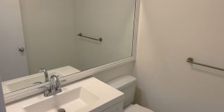 Beautifully Renovated 2 + 2.5 Santa Monica Condo townhouse Gallery 18