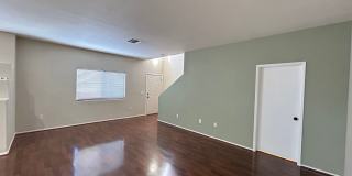 Gated Townhome 3-Bedrooms 2.5-Bathrooms! Gallery 4