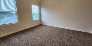 3/2.5/1.5 Fourplex with Granite Countertops, 9ft Ceilings, Fridge, Washer, Dryer / NBISD Gallery 12