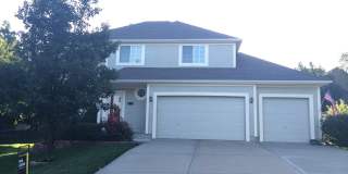 {7301} Quiet Cul-de-sac + Three Car Garage + Updated Kitchen + Finished Basement + Bedroom Level Laundry Gallery 3