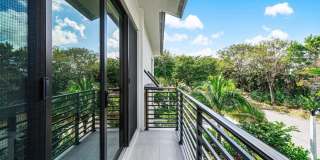 2211 Florida Boulevard Gallery 19