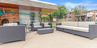 Burgundy & Hillsboro Apartments Gallery 18