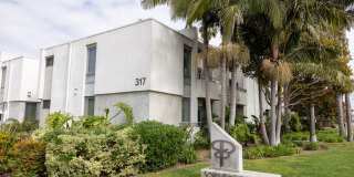 2-bed, 2-bath 972sqft condo, walking distance to beach in Carlsbad Village, literally one block off the sand! **Available 6/1/26** Gallery 1