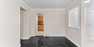 1653 London Avenue Gallery 8