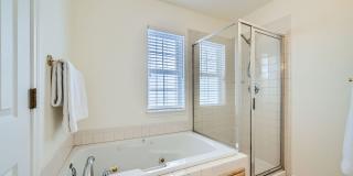 Spacious 4BDR Retreat in Lafayette Gallery 17