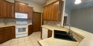 Large 3 Bed 2 Bath Home In Moore Schools With Storm Shelter!!! Gallery 12