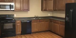 Convenient South Location!  3 Bedrooms / 2 Bathrooms Gallery 6