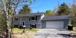Bright, Spacious, and Surrounded by Nature Gallery 1