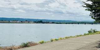 Charming Condo in Terrific Waterfront Location Gallery 28