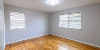 1556 Singleton Avenue Gallery 10