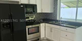 2710 NW 52nd Pl Gallery 4