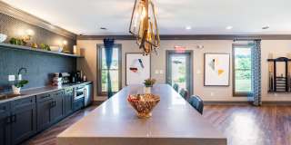 Smoky Crossing Apartment Homes Gallery 16