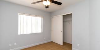 Spacious 6 Bedroom Home With Huge Backyard! Gallery 22