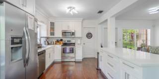 1714 Costado St Gallery 12