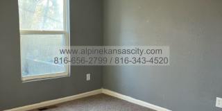 817 White Avenue Gallery 13