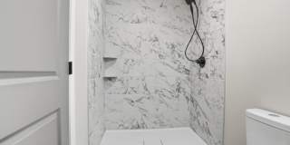 1626 Howell Street Gallery 18
