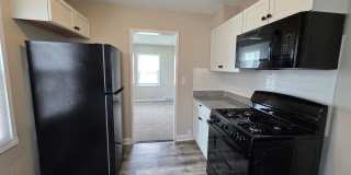 Spacious 2 Bed, 1.5 Bath Duplex Near Red Bridge Gallery 6