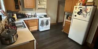 5 Bedroom House Available Next to UC Campus Gallery 6