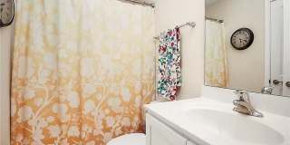 Room in 4 Bedroom Townhome at Sharon Rd W Room in 4 Bedroom Townhome at Sharon Rd W Gallery 27