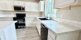 Spacious 4 Bed 2 Bath Home in Kuna Gallery 5
