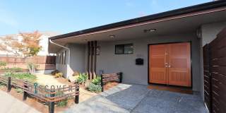 Centrally Located Mid-Century Contemporary Home Centrally Located Mid-Century Contemporary Home Gallery 3