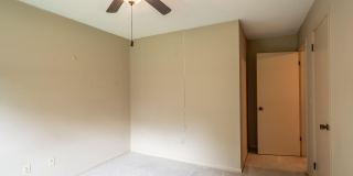 4909 BEIGE Street Gallery 20