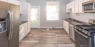Spacious 3 Bedroom Townhome Gallery 11