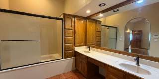 Attractive 3 Bedroom 2 Bathroom Home In The Northeast Heights! Gallery 13