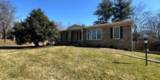 3BR/3BA Home for Rent in J-town with Two Gar Garage and Large Deck! Gallery 1