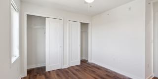 Graduate Pointe Gallery 152