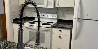 400 N Riverside Dr Gallery 1