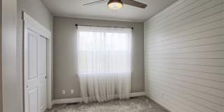 Newer 2 bed 2.5 bath Castle Rock townhome. Gallery 20