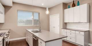 Luxury Living at Four X Five Condos Gallery 9