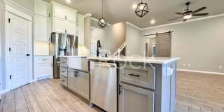 Spacious Craftsman Home on cul-de-sac - Electric Included! Gallery 14