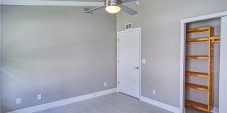 911 SW 3rd Avenue Gallery 14