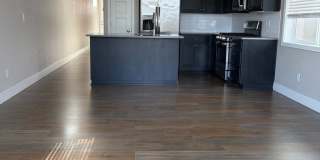 Newer Home in the Newberg Riverfront Development Gallery 14