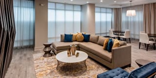 Avalon Great Neck Gallery 21