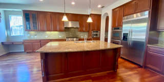 Pleasanton Ponderosa 5 bed+loft / 4 bath, 4 car garage, Small Dogs OK Gallery 7