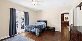 2400 Delmar Place Gallery 29