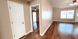 Spacious 4 Bed 3 Bath Home w FULLY FENCED YARD for Rent! Gallery 27