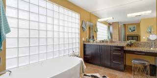 Beautiful 5 bed/4 bath + Den in Desirable Paradise Valley Gallery 25
